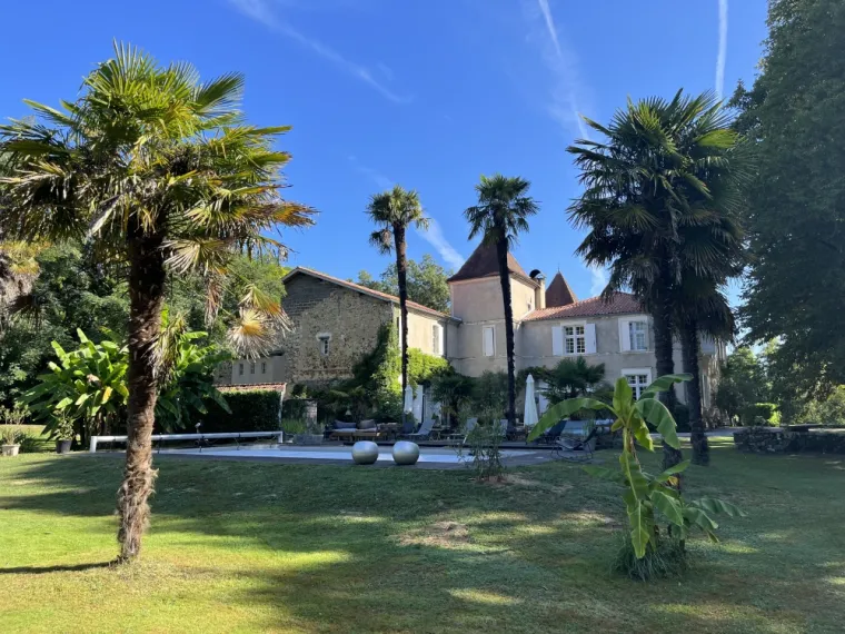 Envie de profiter des chambres d'hôte et de notre gîte durant les congés d'avril au Château Saint Martin?, Pouillon, Château Saint-Martin